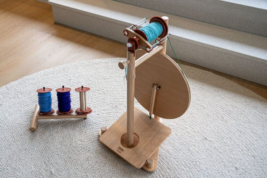 wheel lojan Buddy wide treadle spinning