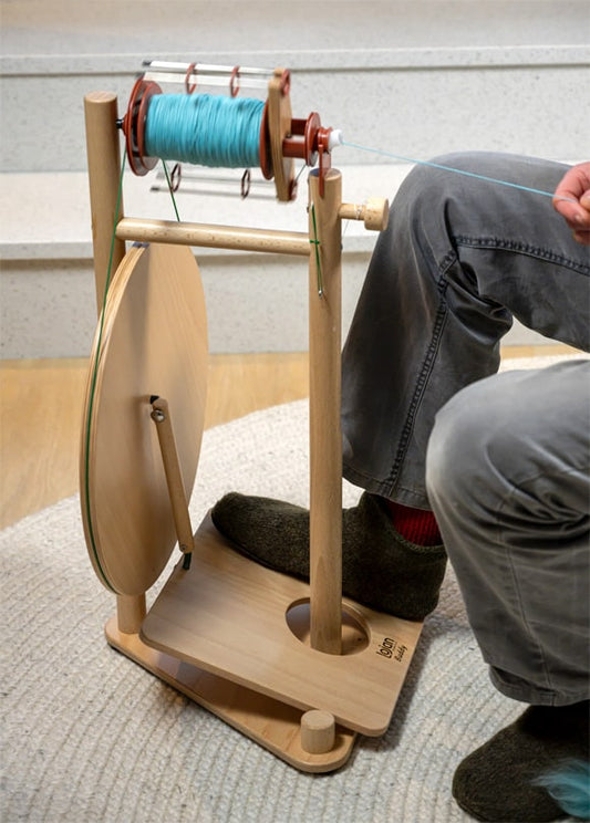 wheel lojan Buddy wide treadle spinning